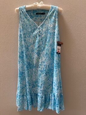 Pajamas: lounging gown, nightshirt